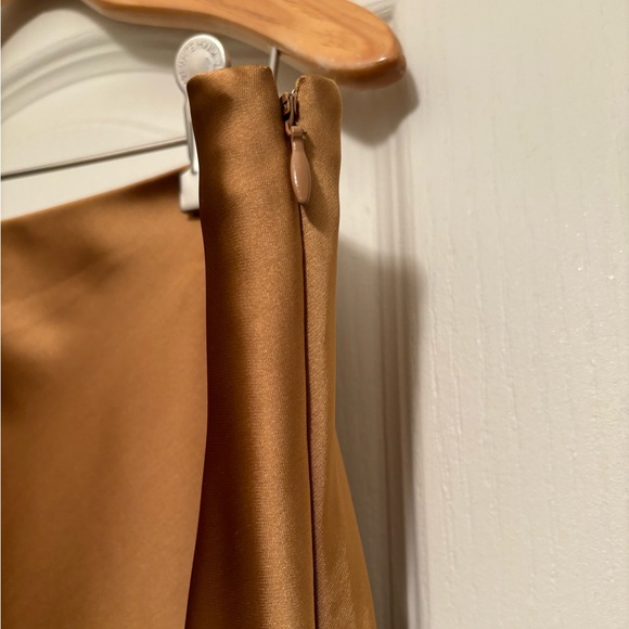 Club Monaco - satin skirt - Picture 5 of 7